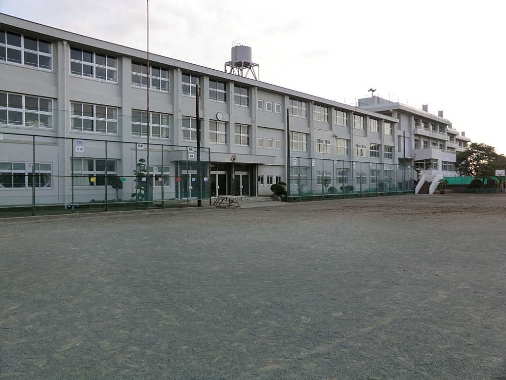 伊勢原小学校の写真