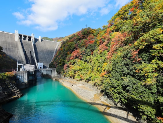 神奈川県愛甲郡愛川町