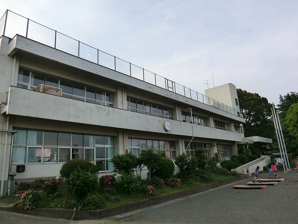 高峰小学校の写真