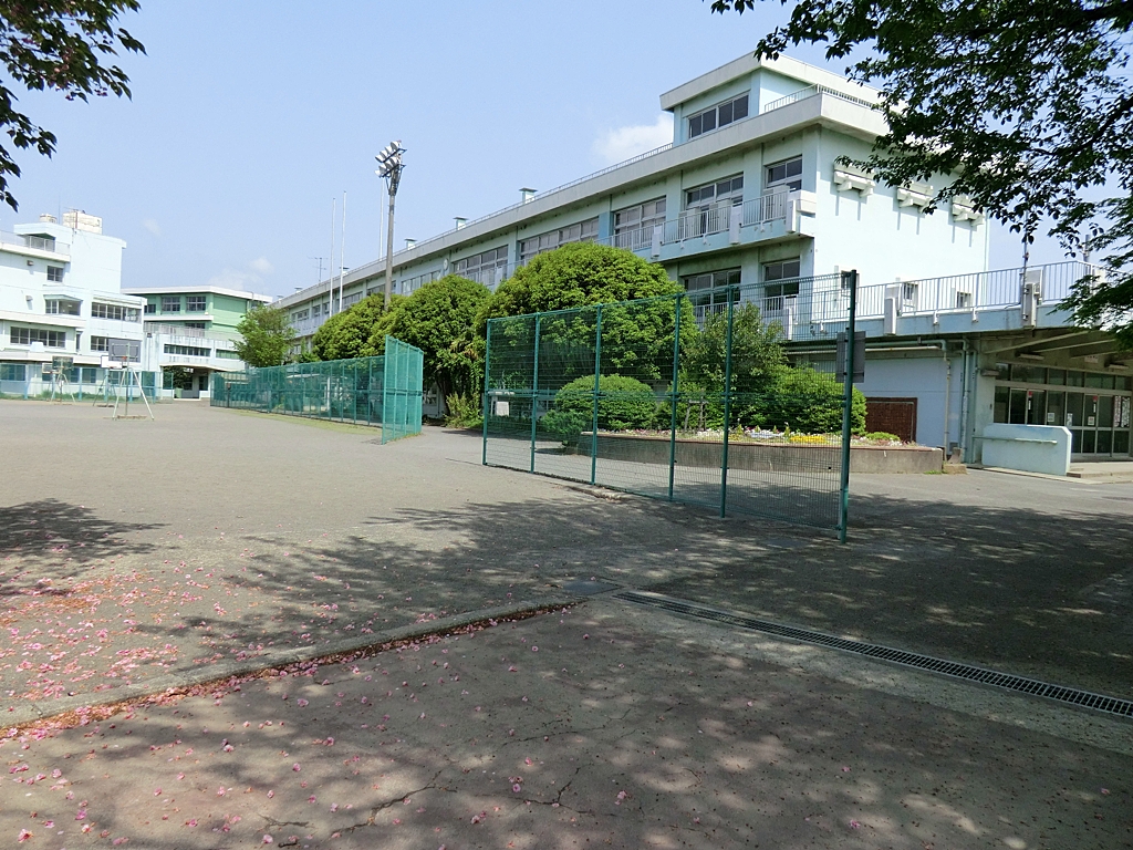 緑ヶ丘小学校の写真